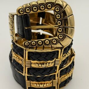 Captiva Collectibles Women’s Sz Sm Genuine Black Leather belt Goldtone Links